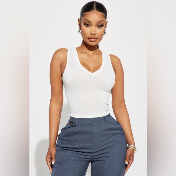 SHEIN Tops - SHEIN White High Neck V-Neck Cropped Basic Ribbed Tank Top Casual Cute Shirt M